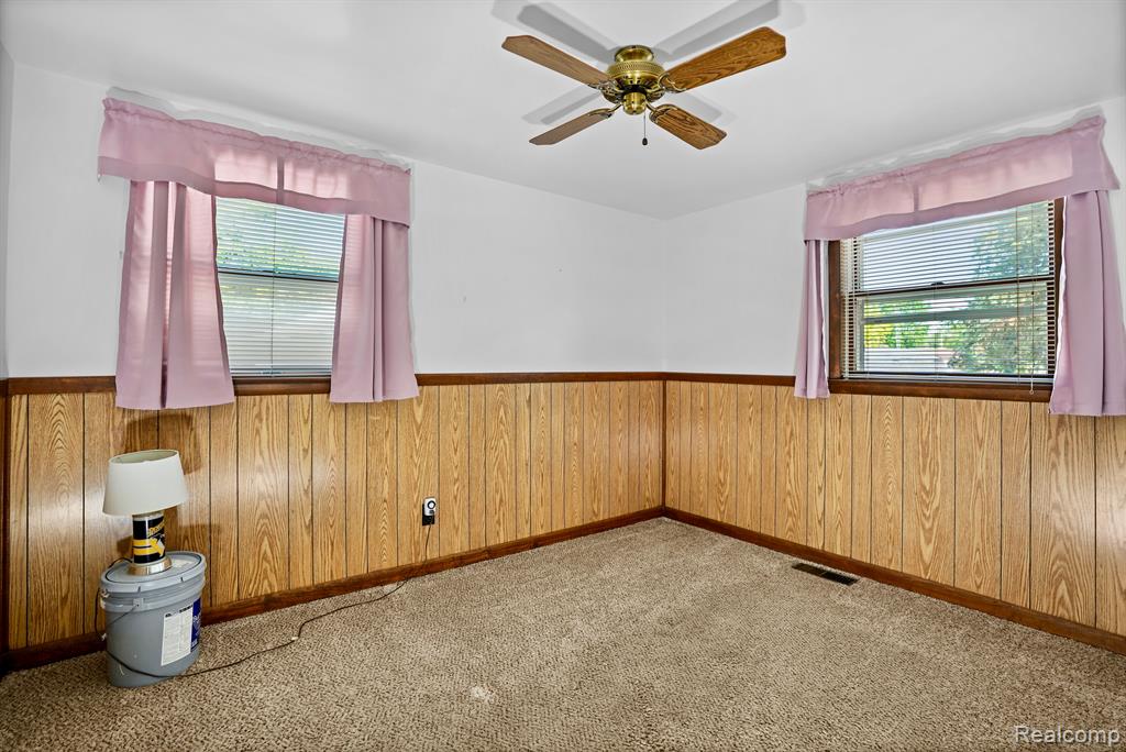 6154 Roberta Street, Burton, MI 48509 — Photo 17