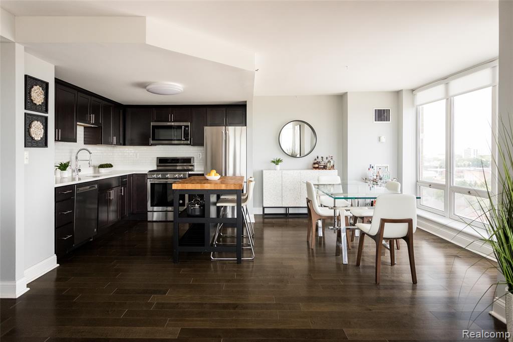 250 E Harbortown Drive, 1304, Detroit, MI 48207 — Photo 10