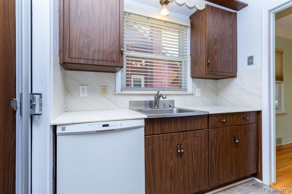 9854 Colwell Avenue, Allen Park, MI 48101 — Photo 13