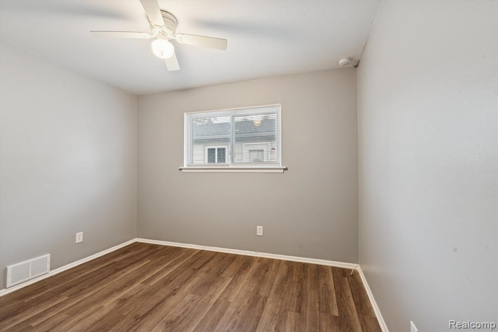 7606 Cavell Street, Westland, MI — Photo 16