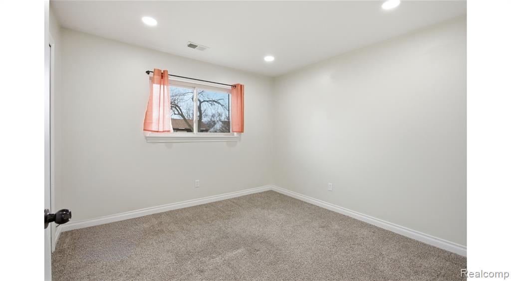 891 E Harwood Avenue, Madison Heights, MI 48071 — Photo 10