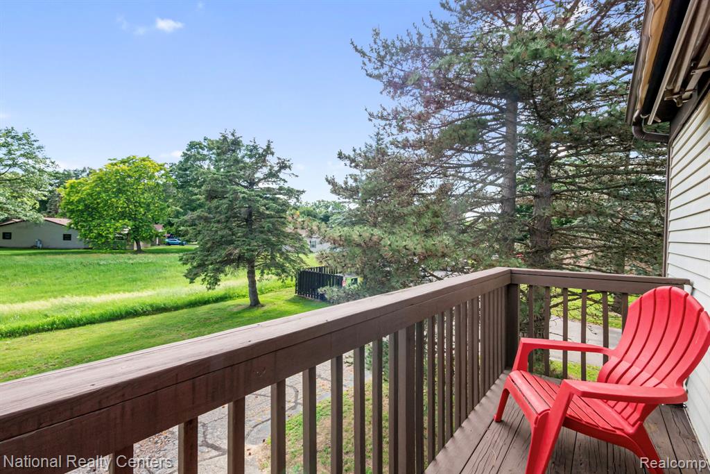 7777 Pontiac Lake Road, Waterford, MI 48327 — Photo 12