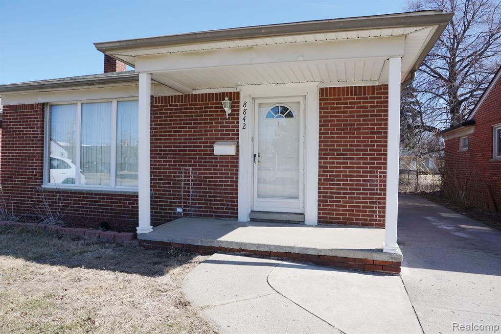 8842 Dale, Redford, MI 48239 — Photo 2