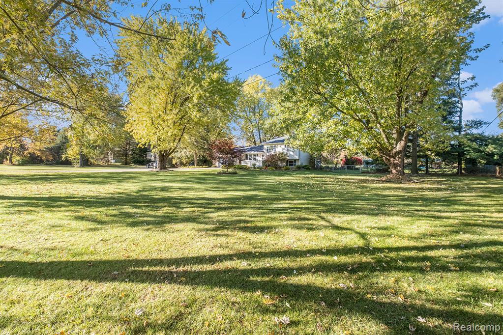 7030 Porter Road, Grand Blanc, MI 48439 — Photo 4