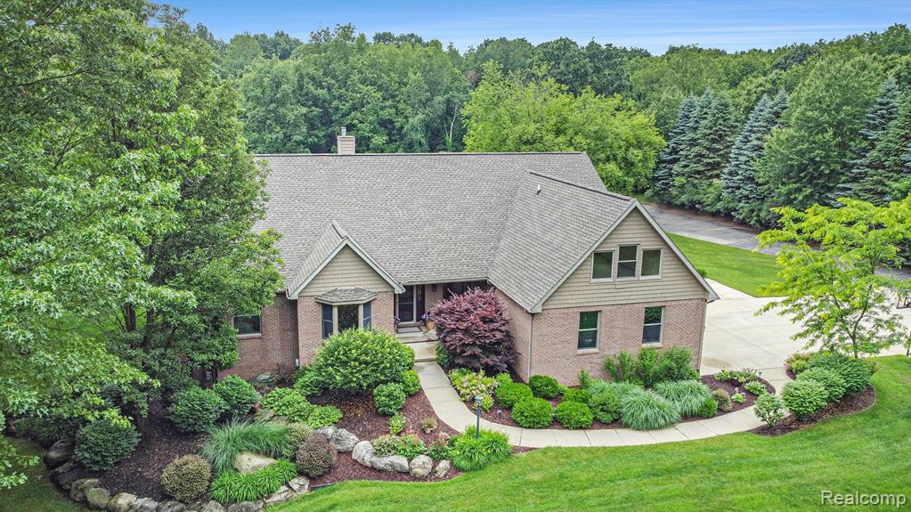 4301 Rolling Acres Drive, Hartland, MI 48353 — Photo 2