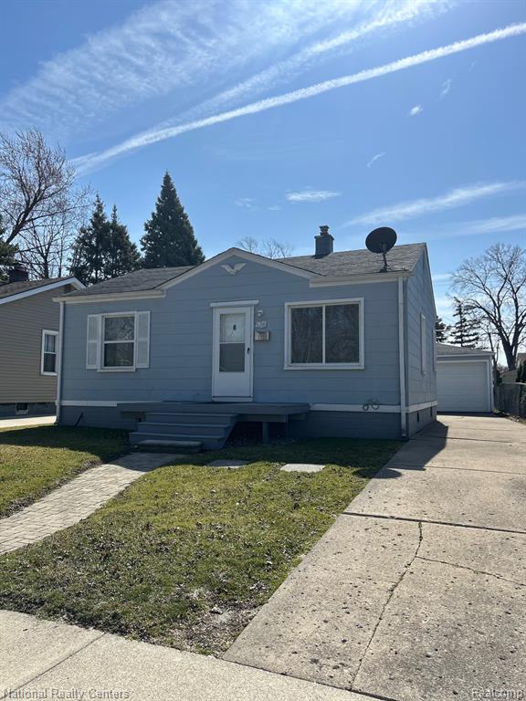 576 E BARRETT Avenue, Madison Heights, MI 48071 — Photo 2