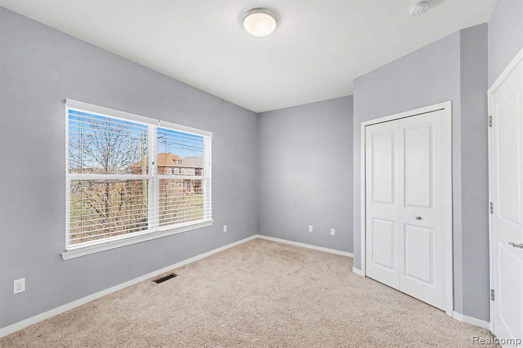 273 E PALMER Street, 3, Detroit, MI 48202 — Photo 18