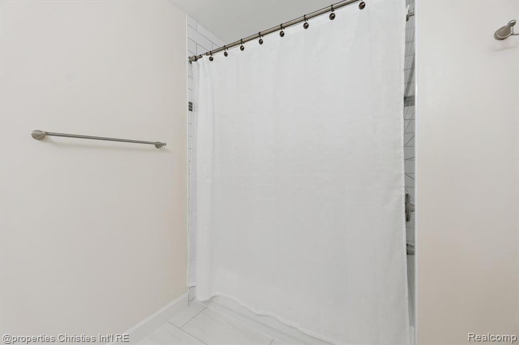 16865 Carriage Way, Northville, MI 48168 — Photo 23