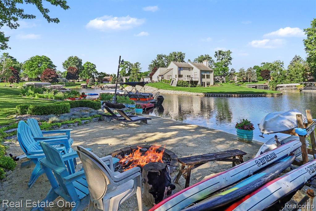 310 Pine Tree Rd Road, Lake Orion, MI 48362 — Photo 32