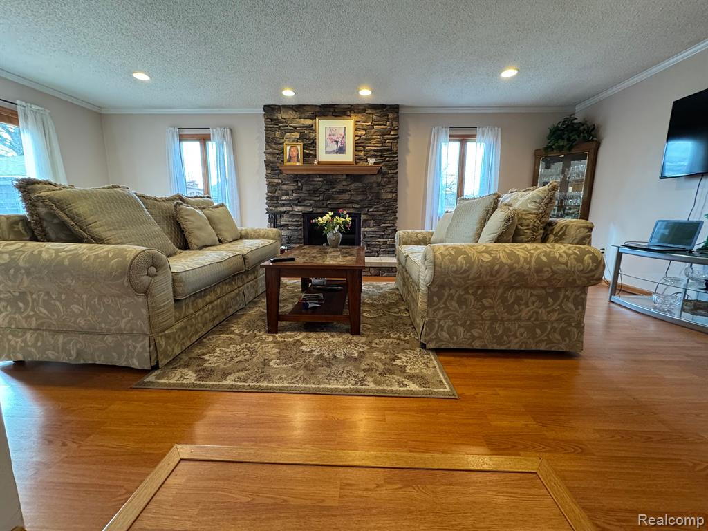 8612 CHRISTINE Street, Warren, MI 48093 — Photo 9