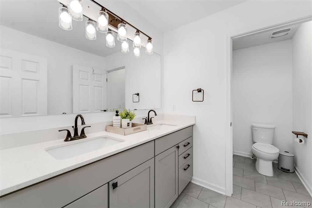 908 S Livernois Road, Rochester Hills, MI 48307 — Photo 34