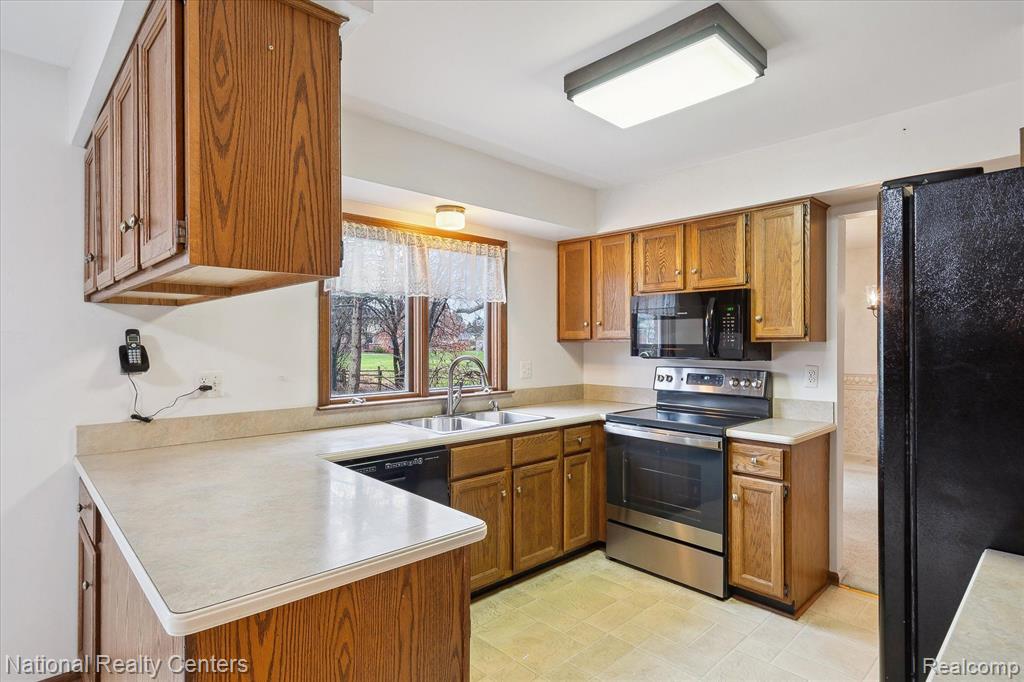 41250 Appleby Court, Northville, MI 48168 — Photo 14