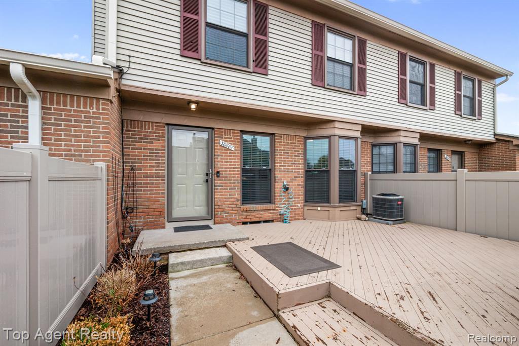 38887 Country Circle, Farmington Hills, MI 48331 — Photo 4