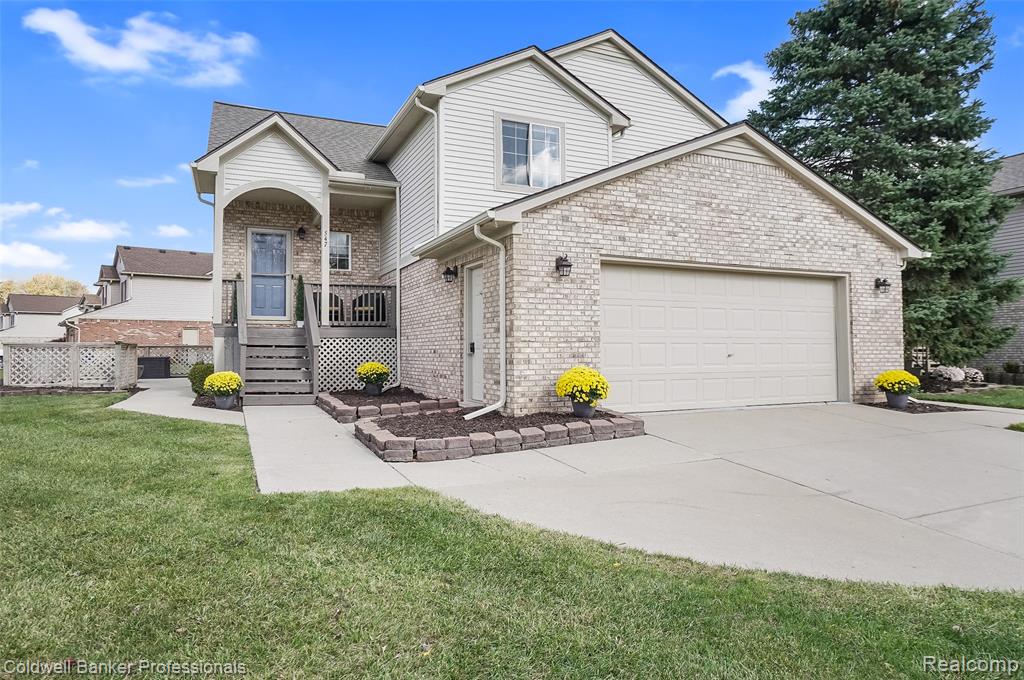 547 Tyler Lane, Canton, MI 48188 — Photo 2