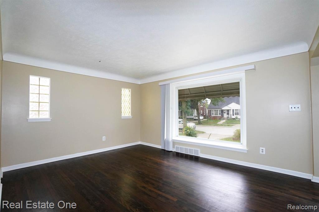 604 KINGSBURY Avenue, Dearborn, MI 48128 — Photo 3