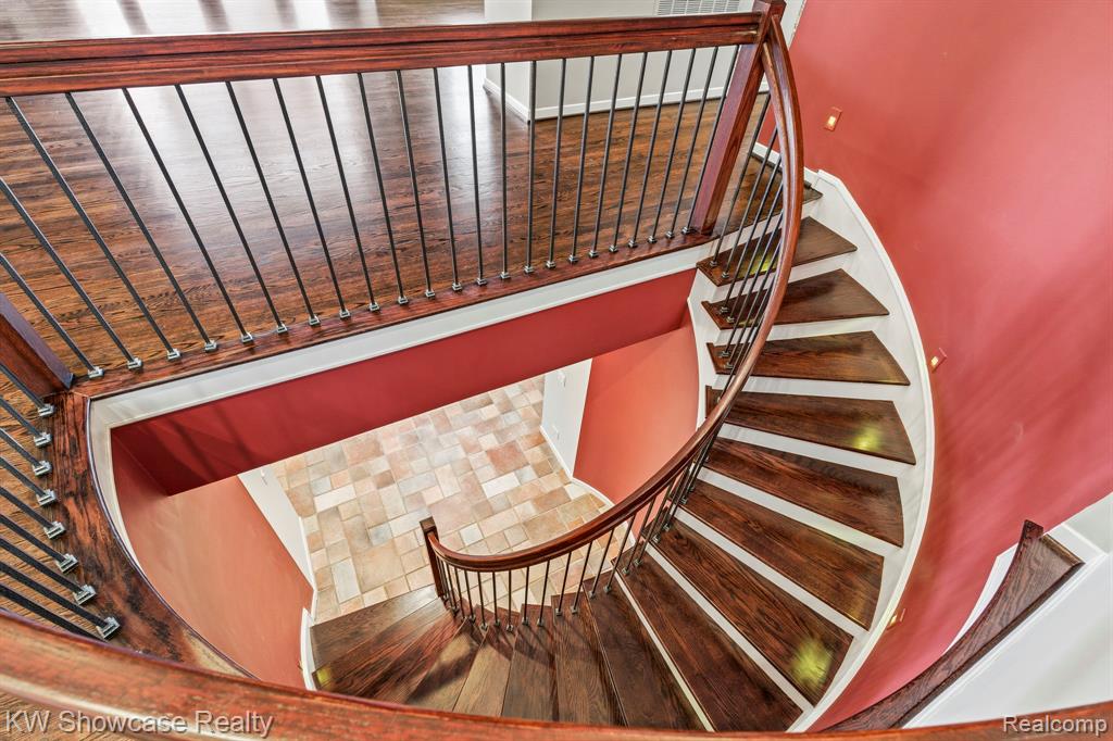 1539 Wandrei Court, Commerce Twp, MI 48382 — Photo 12