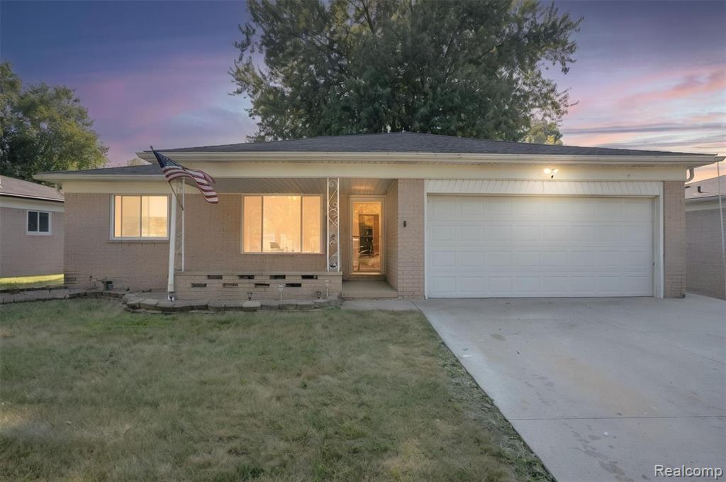 1635 Castleton Drive, Troy, MI 48083