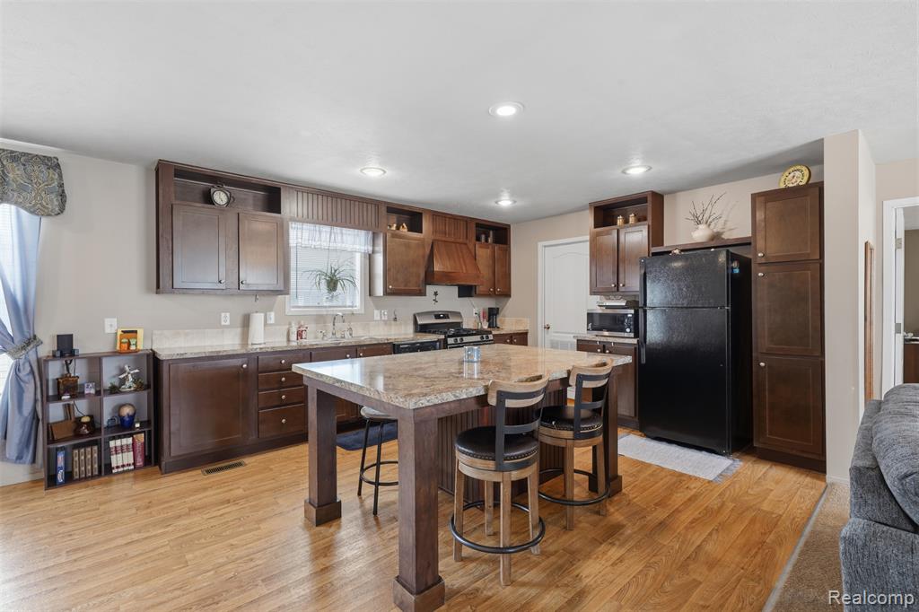 11802 Stoneridge Court, South Lyon, MI 48178 — Photo 6