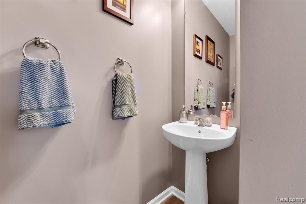 26604 KIRKWAY Circle, Woodhaven, MI 48183 — Photo 20
