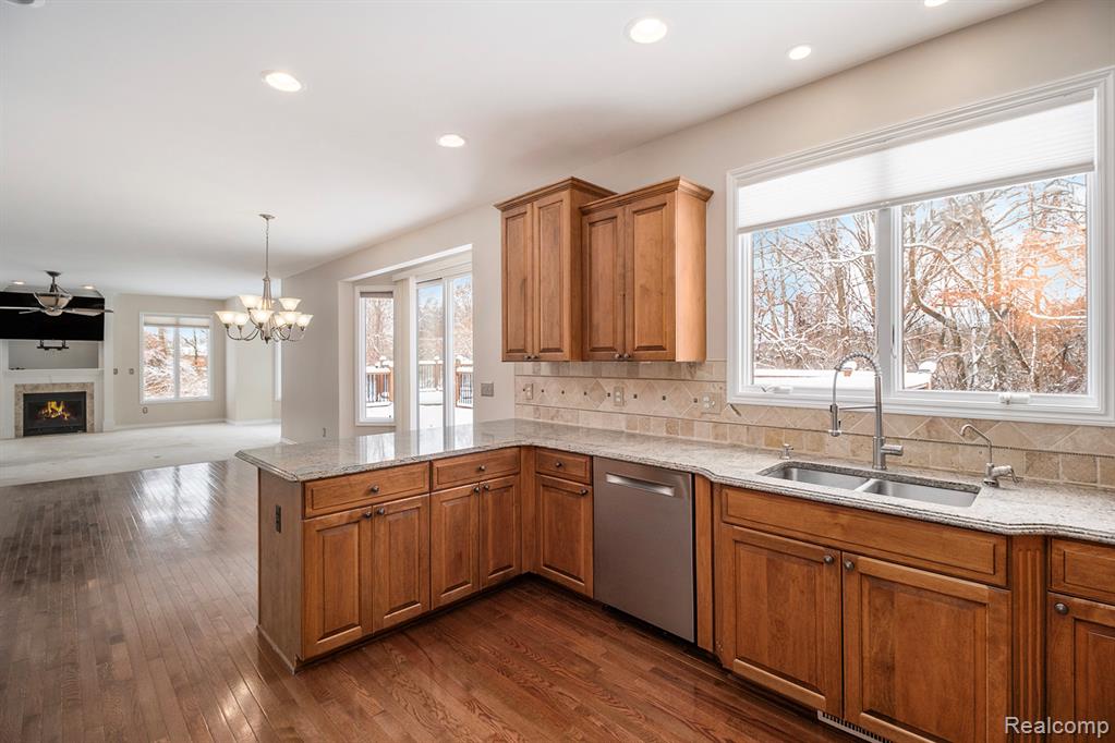 2298 Meadow Court, Leonard, MI 48367 — Photo 14