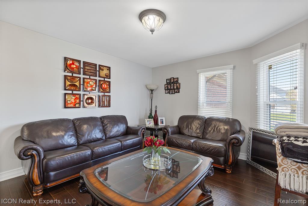 51874 EMIL Drive, Macomb, MI 48042 — Photo 6