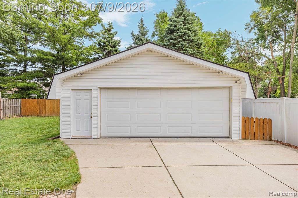 42118 Villanova Drive, Sterling Heights, MI 48313 — Photo 3