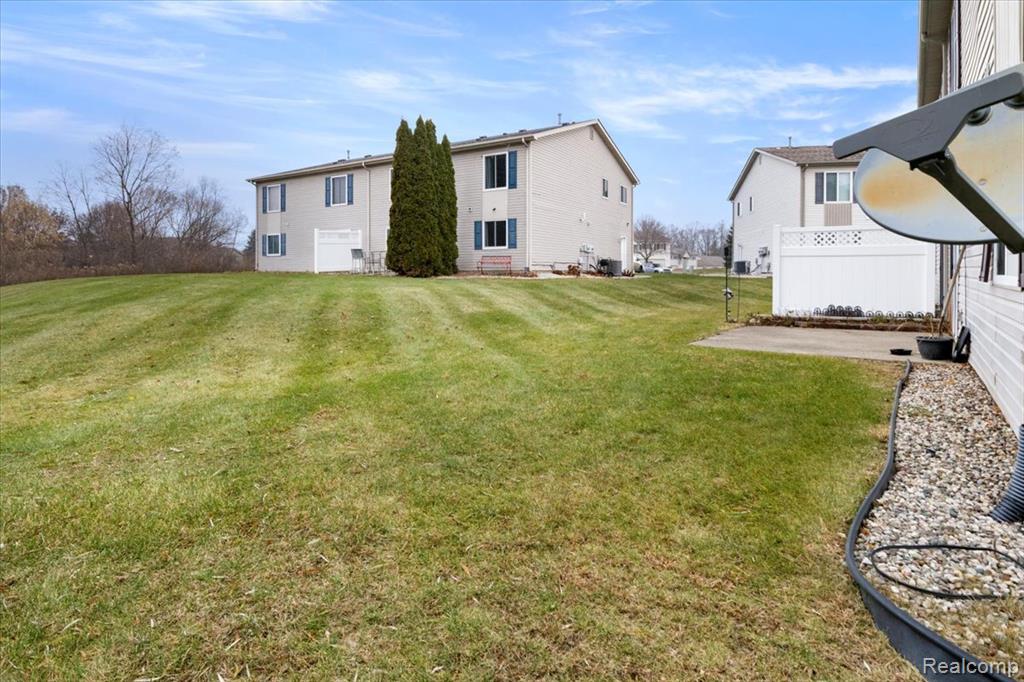 9542 Overlook Court, Grand Blanc, MI 48439 — Photo 24