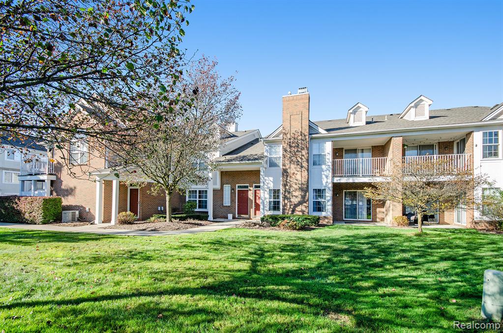 42735 Richmond Drive, Sterling Heights, MI 48313 — front exterior