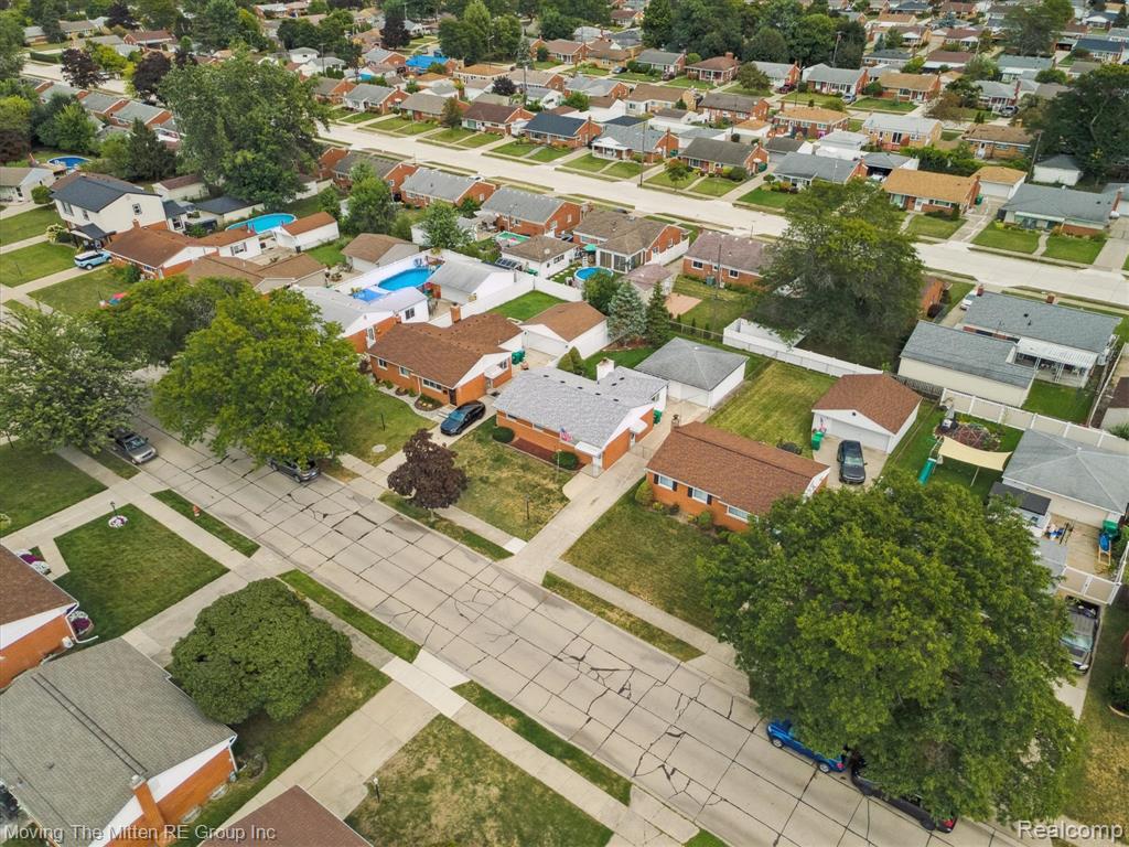 6484 Huntleigh Street, Garden City, MI — Photo 49
