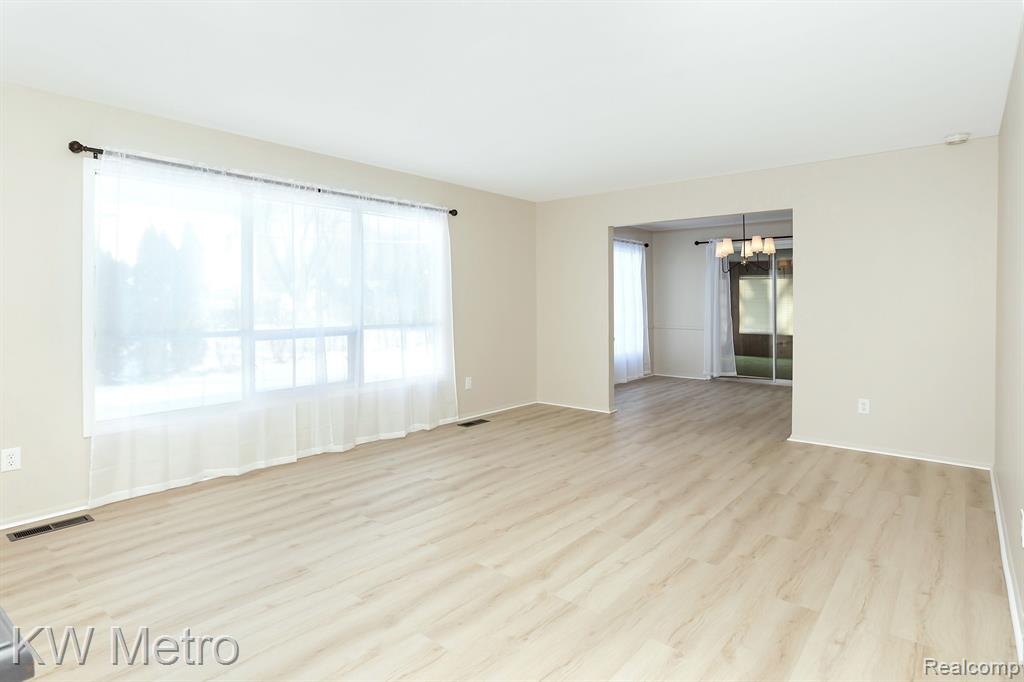 6603 TIMBER RIDGE Drive, Bloomfield Hills, MI 48301 — Photo 5