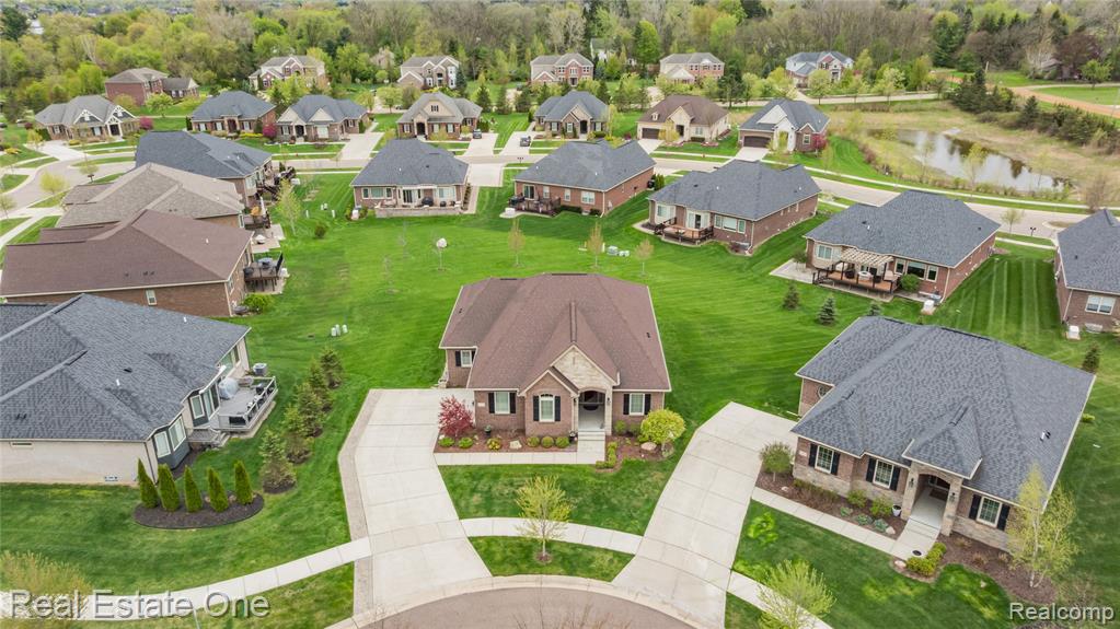 49031 Honey Tree Court Court, Northville, MI 48168 — Photo 53