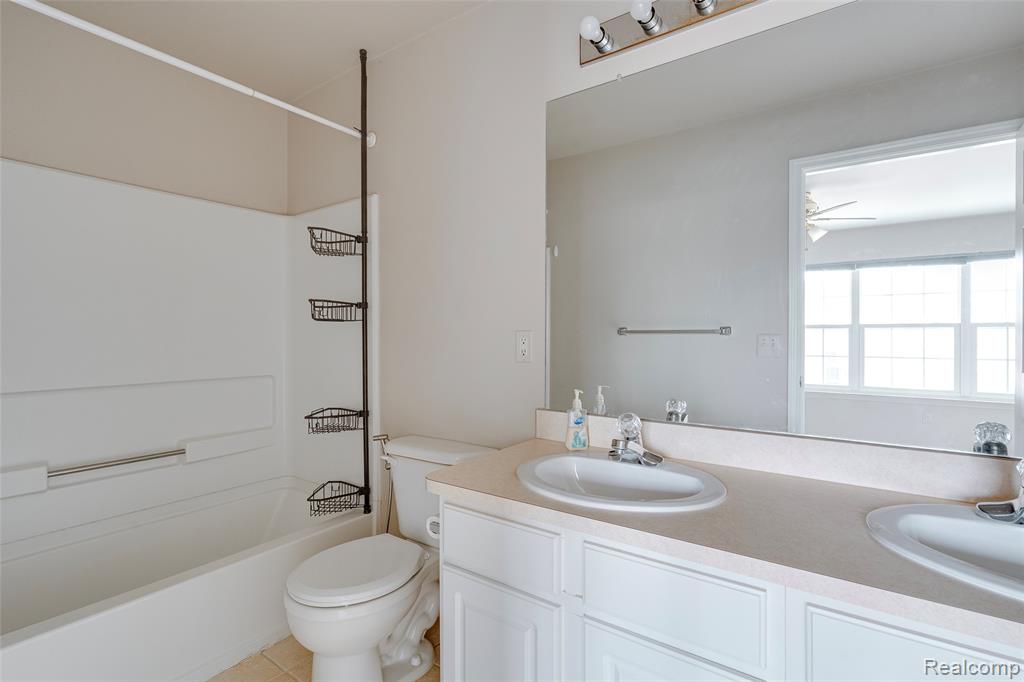 432 CHERRY ORCHARD Road, Canton, MI 48188 — Photo 31