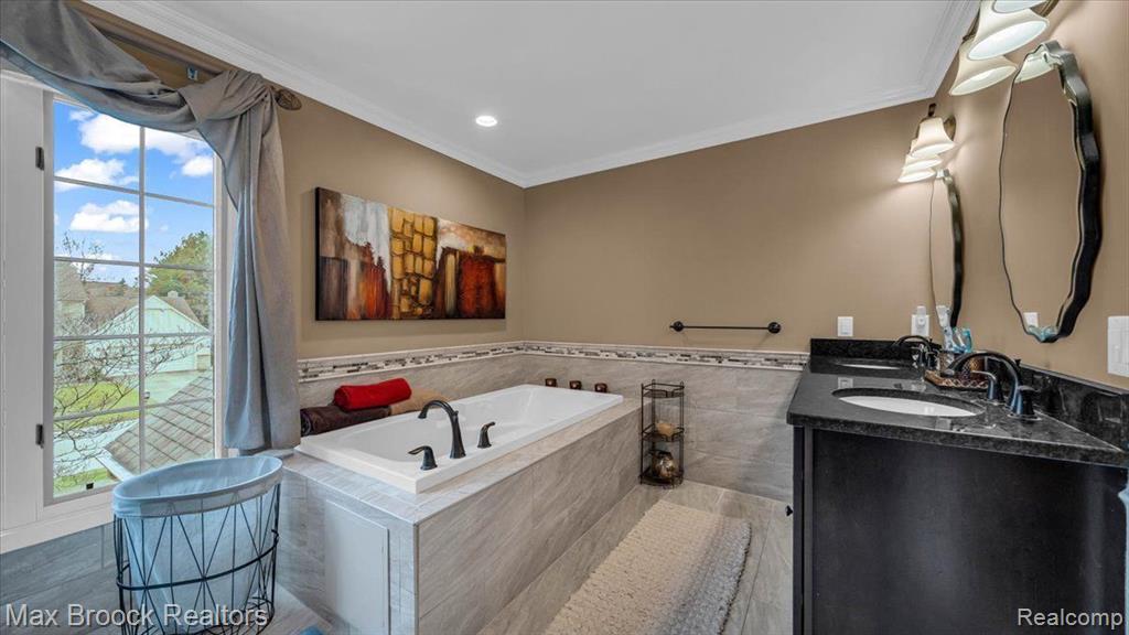404 SHELLBOURNE Drive, Rochester Hills, MI 48309 — Photo 36