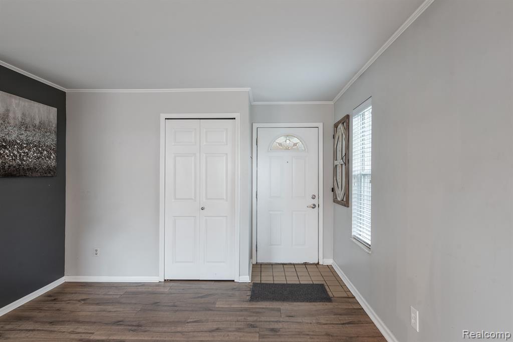 217 OAKBROOKE Drive, 2, South Lyon, MI 48178 — Photo 5