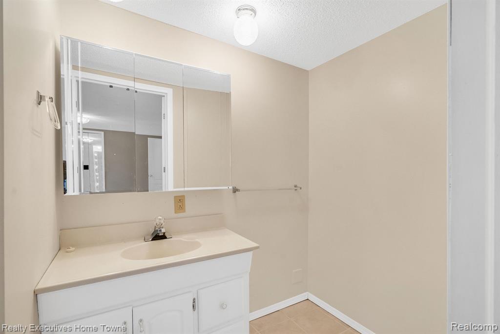 4333 24th Avenue, 2, Fort Gratiot, MI 48059 — Photo 16