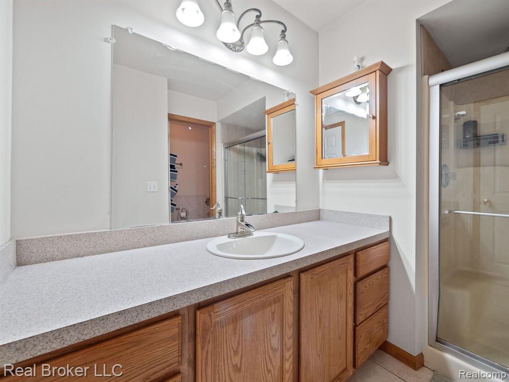 7265 Wood Pointe Drive, Almont, MI 48003 — Photo 16