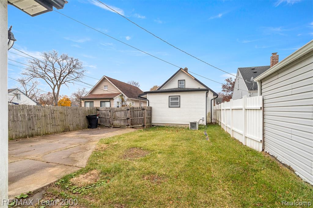 6488 Vaughan Street, Detroit, MI 48228 — Photo 5
