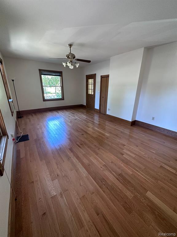 543 W MIDDLE Street, Chelsea, MI 48118 — Photo 4
