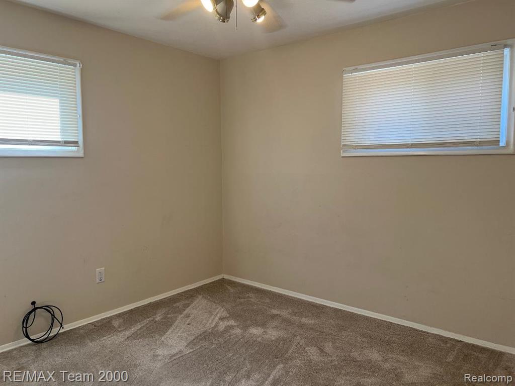 4919 MCKINLEY Street, Dearborn Heights, MI 48125 — Photo 11