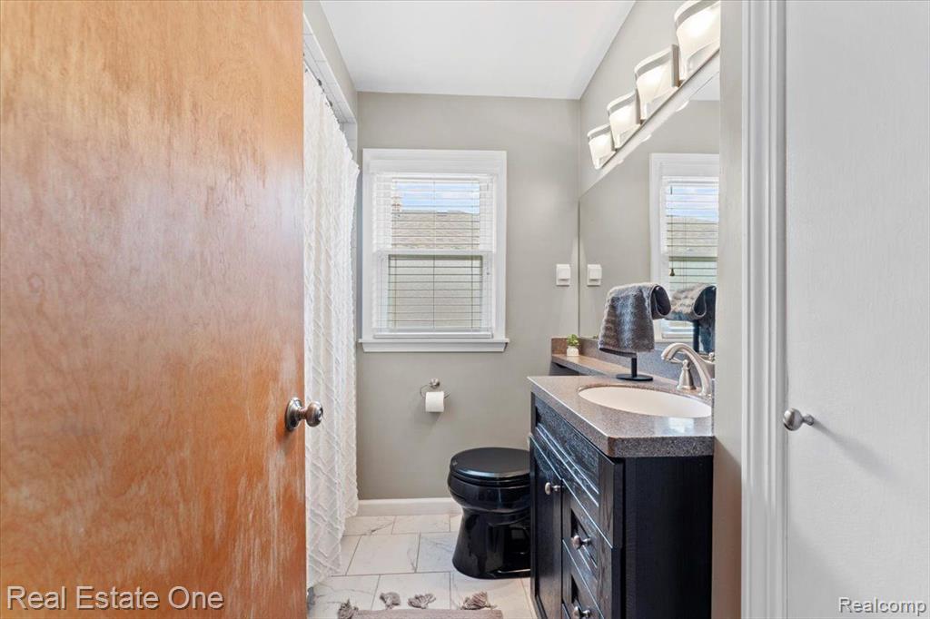 9671 STERLING Avenue, Allen Park, MI 48101 — Photo 12