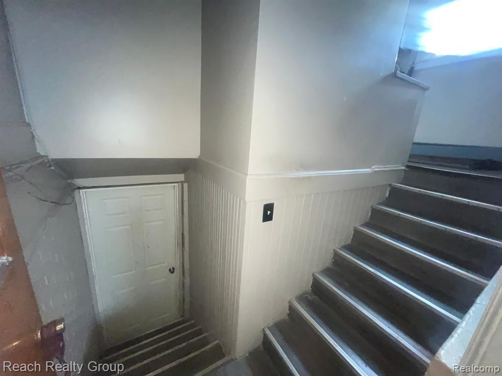 22755 GRAND RIVER Avenue, Detroit, MI 48219 — Photo 9