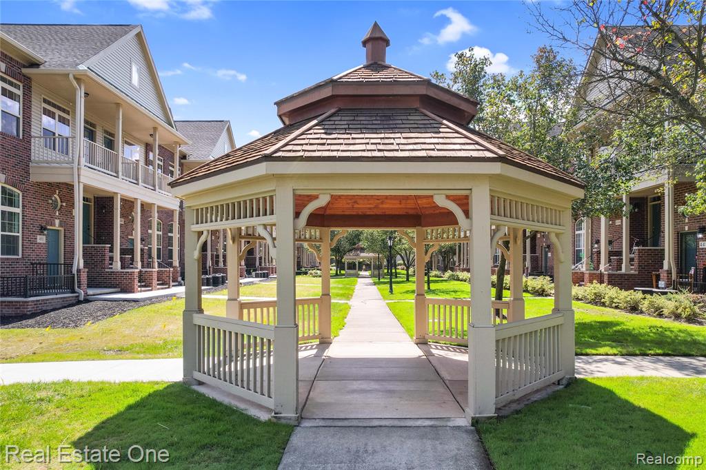 464 Old Pine Way, Walled Lake, MI 48390 — Photo 42