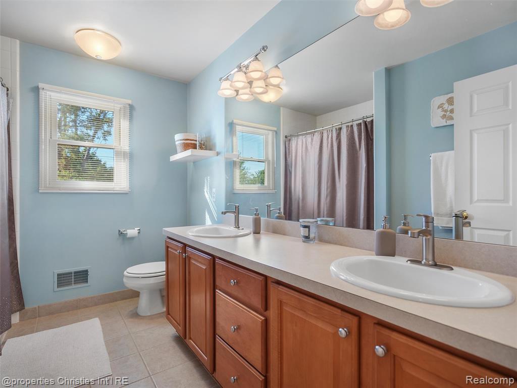 40053 Bexley Way, Northville, MI 48168 — Photo 33