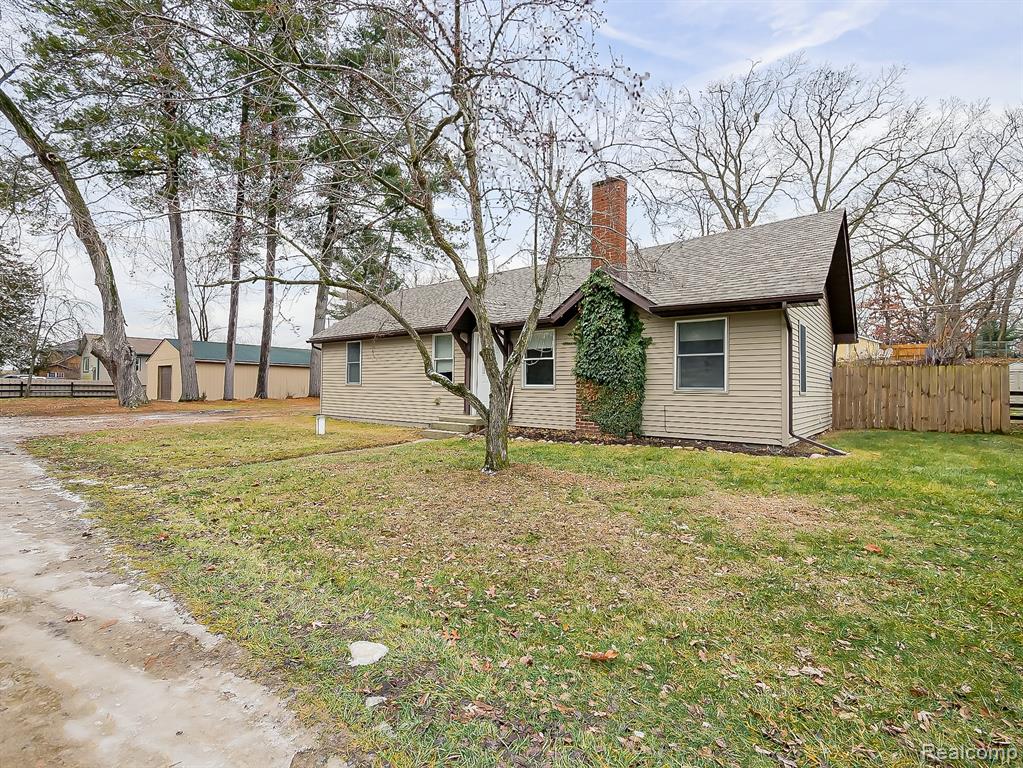 4744 Midland Drive, Pinckney, MI 48169 — Photo 41