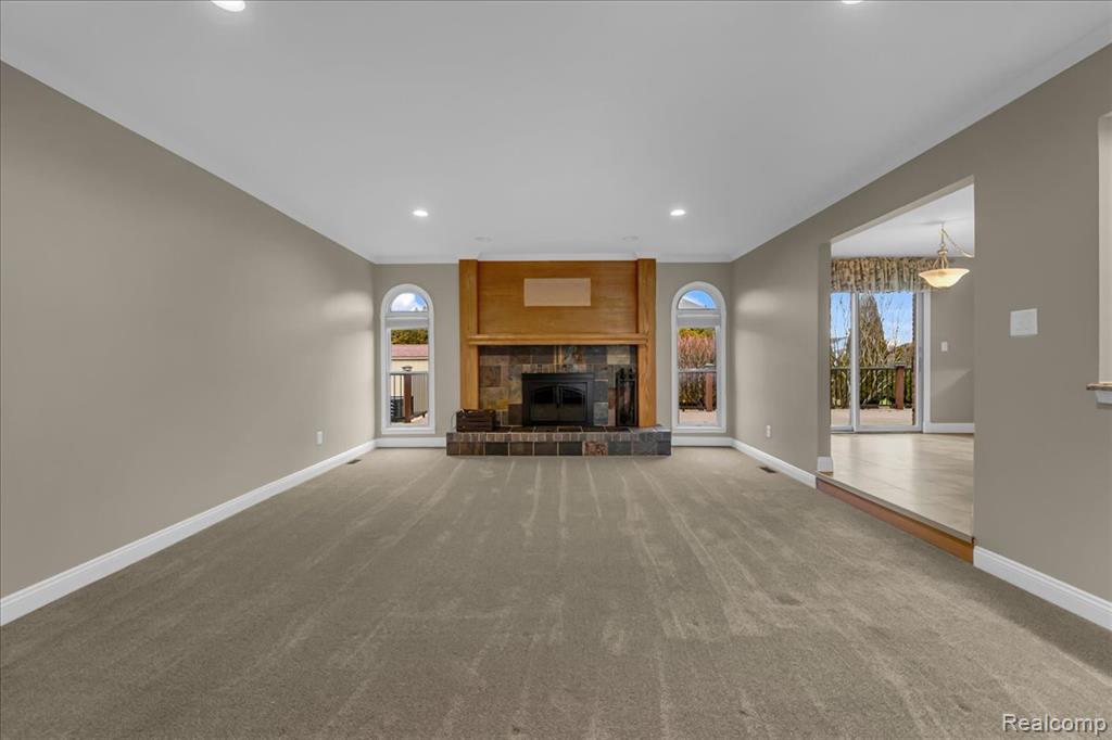 18676 Country Club Circle, Riverview, MI 48193 — Photo 7