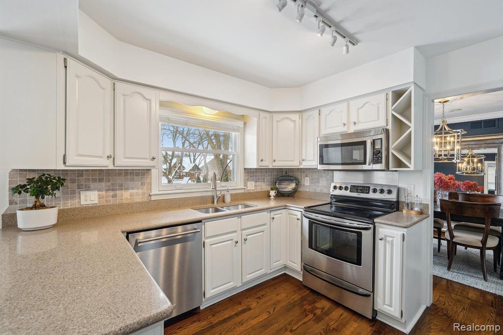 15946 WINCHESTER Drive, Northville, MI 48168 — Photo 17