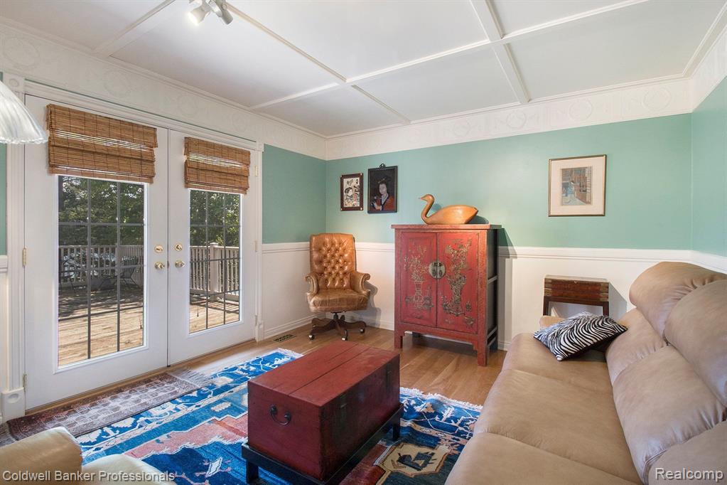 49148 Driftwood Dr, Shelby Twp, MI 48317 — Photo 10