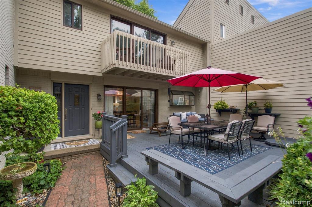 42662 Elizabeth Place, Clinton Twp, MI 48038