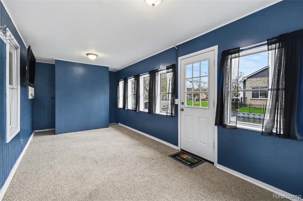 1430 Rossdale Drive, Waterford, MI 48328 — Photo 11