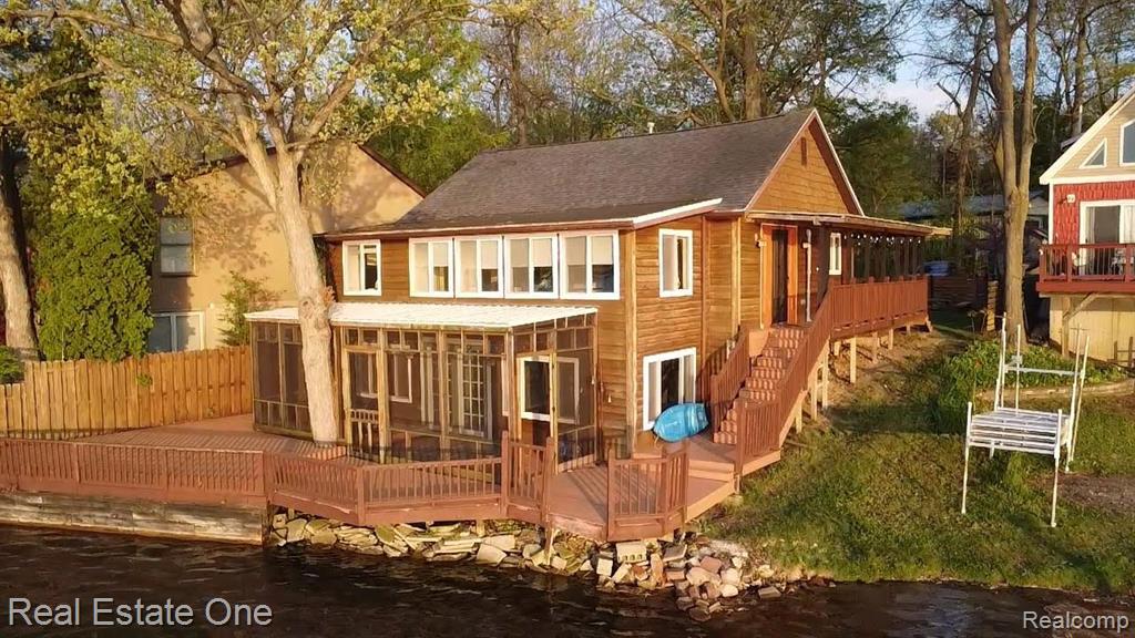 6340 SPORNY Drive, Brighton, MI 48116 — Photo 34
